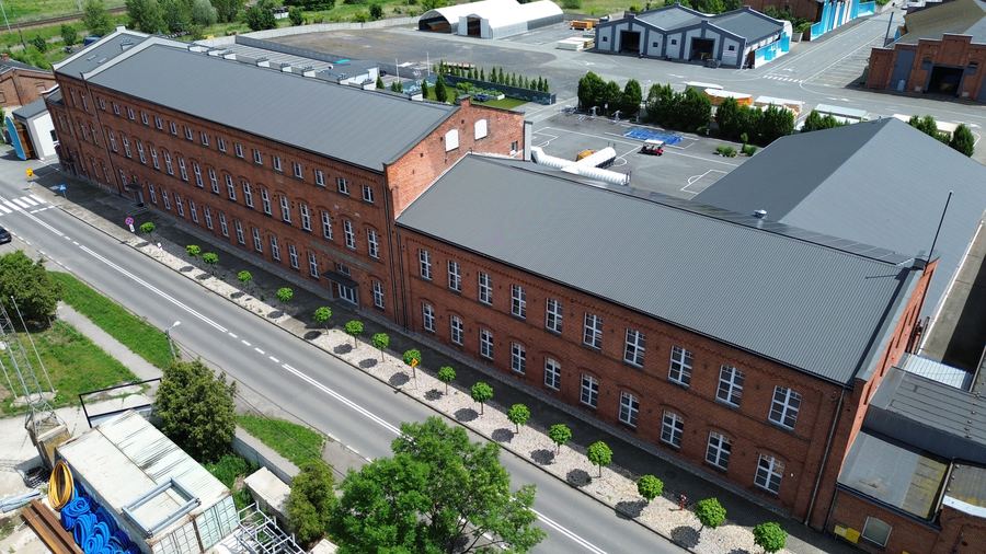 Duży obiekt komercyjny – 4 803 m² — zdjęcie 2