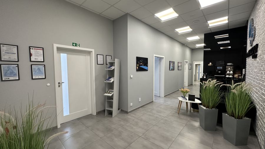 Duży obiekt komercyjny – 4 803 m² — zdjęcie 11