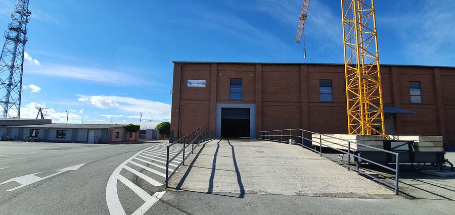 Hala magazynowo-produkcyjna z suwnicą – 2 310 m² — zdjęcie 3
