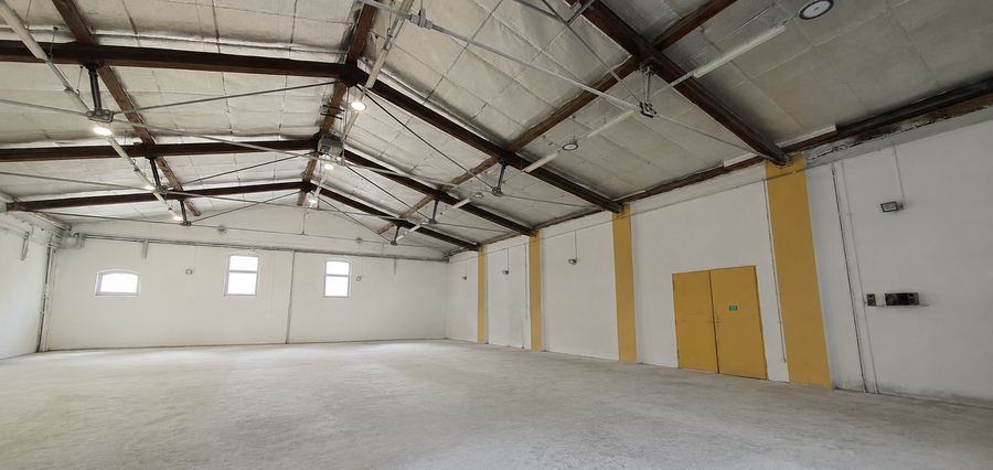 Zespół dwóch połączonych hal produkcyjno-magazynowych – 760,90 m² — zdjęcie 6