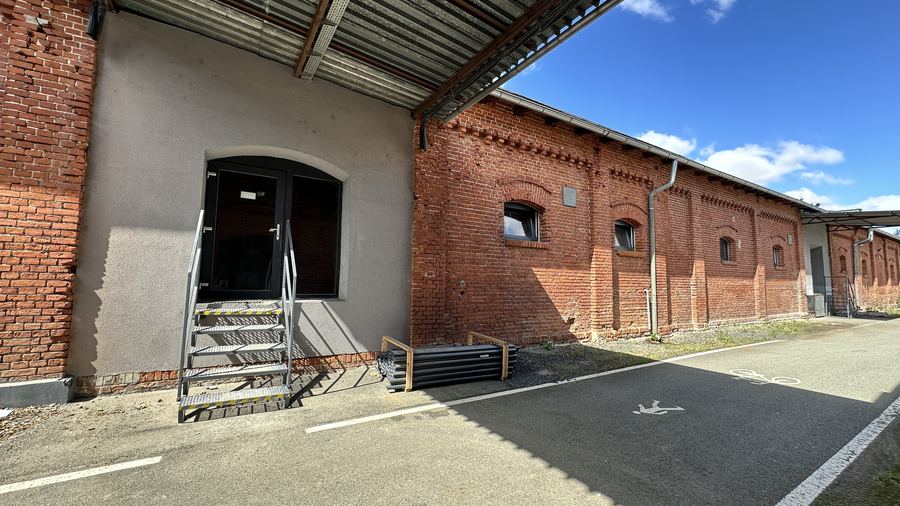 Hala produkcyjno-magazynowa – 738 m² — zdjęcie 2