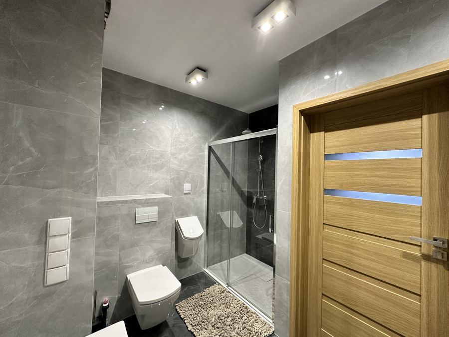 4-pokojowe mieszkanie z prywatnym tarasem na dachu – 74,39 m² — zdjęcie 19