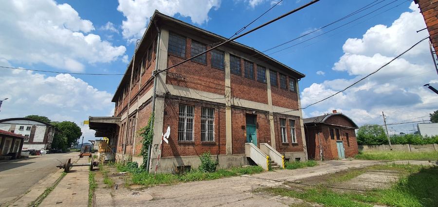 Budynek usługowo-produkcyjny z rampą – 1 356 m² — zdjęcie 3