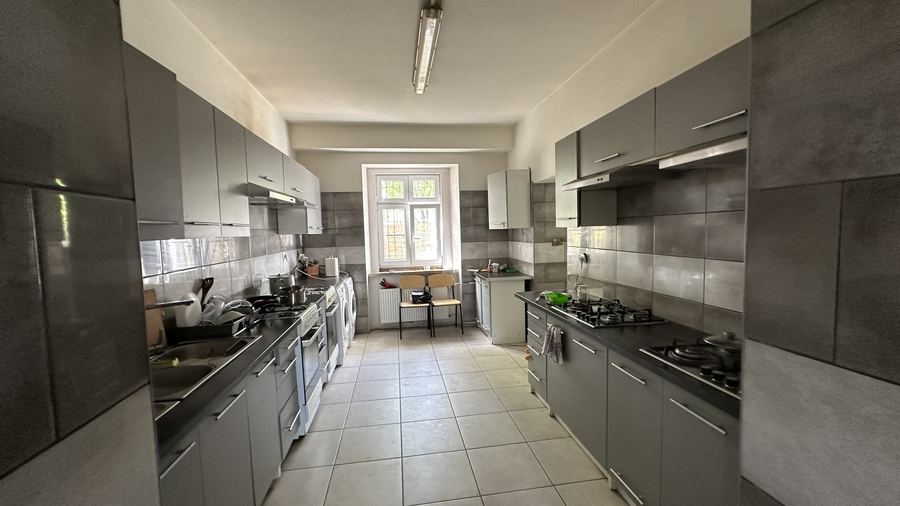 Wielofunkcyjny budynek komercyjny – 477 m² — zdjęcie 5