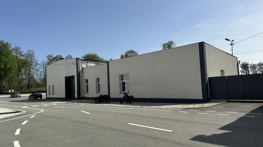 Hala produkcyjno-magazynowa z zapleczem biurowo-socjalnym – 832 m²