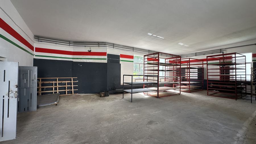 Hala produkcyjno-magazynowa z zapleczem biurowo-socjalnym – 832 m² — zdjęcie 5