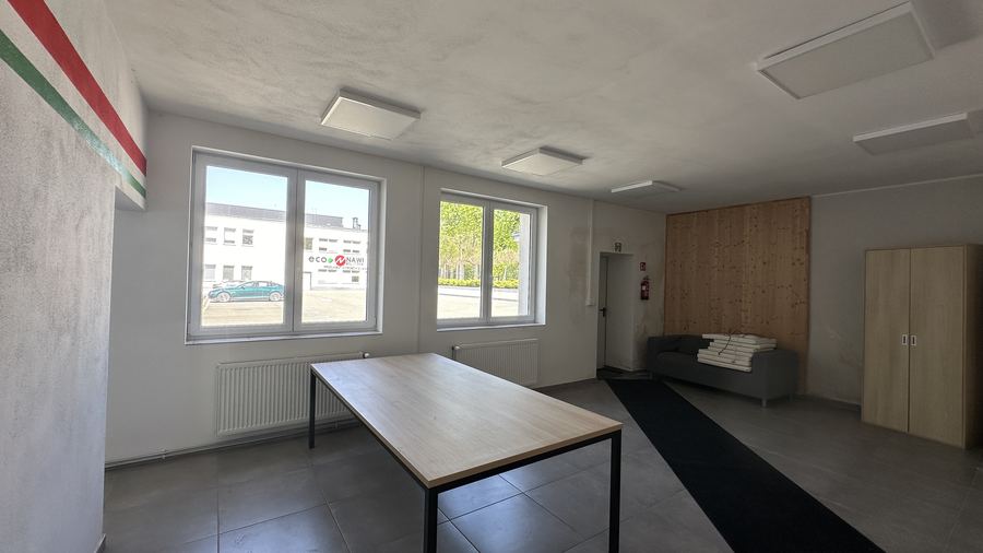 Hala produkcyjno-magazynowa z zapleczem biurowo-socjalnym – 832 m² — zdjęcie 9