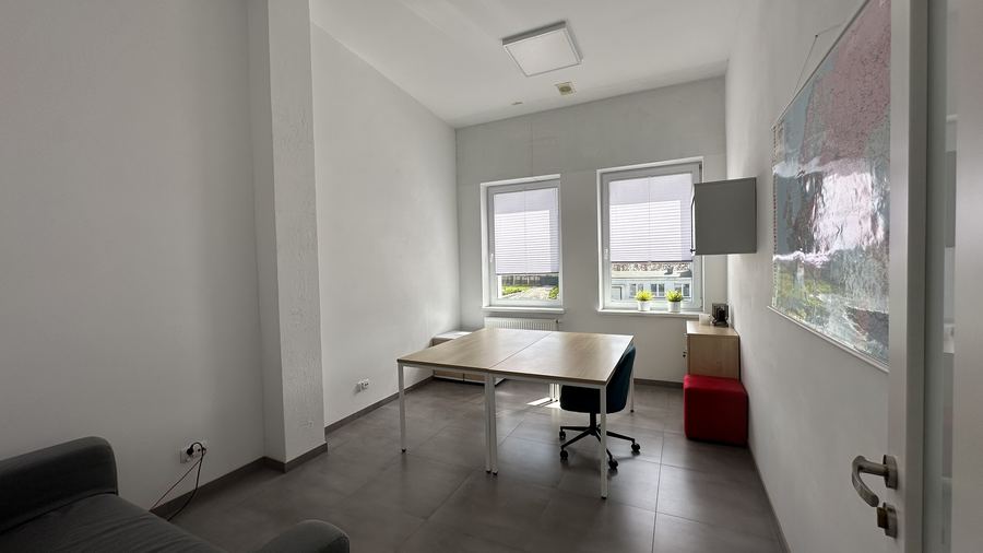 Hala produkcyjno-magazynowa z suwnicą 5 t i biurami – 1 753 m² — zdjęcie 14