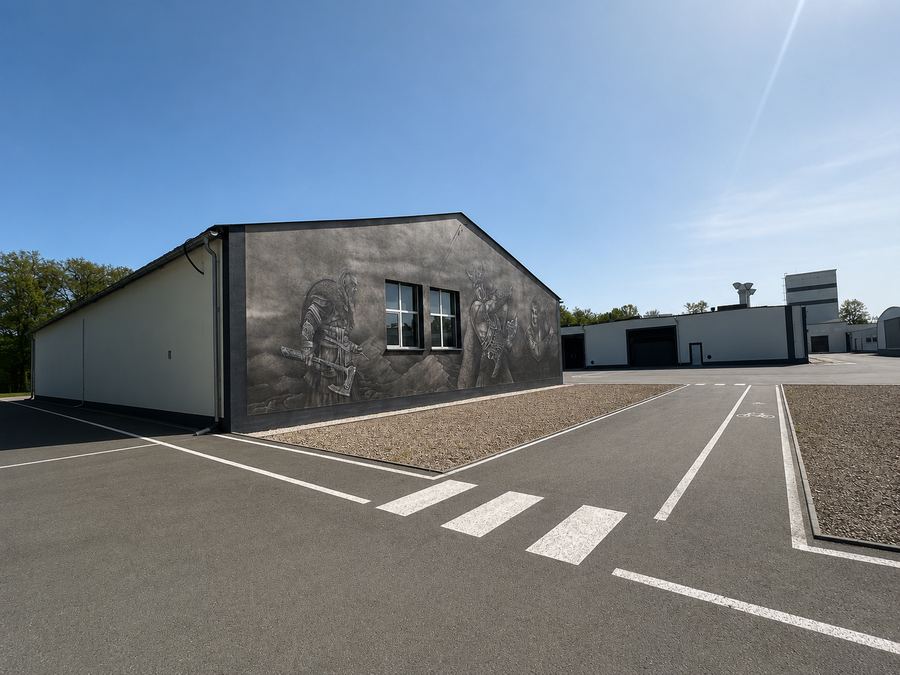 Zespół hal produkcyjno-magazynowych z wiatą – 1 783 m² — zdjęcie 2